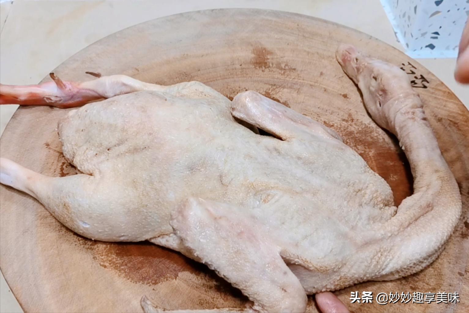 鸭肉怎么处理最好吃,买的鸭肉要不要过水