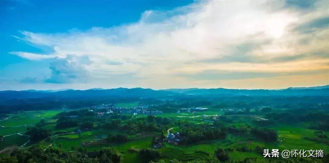 千年古苗寨老家寨全景,贵州千户苗寨农户家