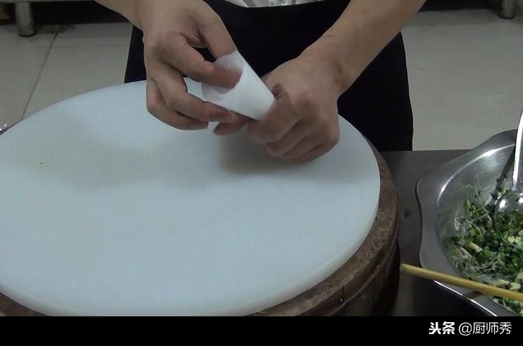 韭菜别只拿来包饺子,韭菜香菇饺子最好吃的做法