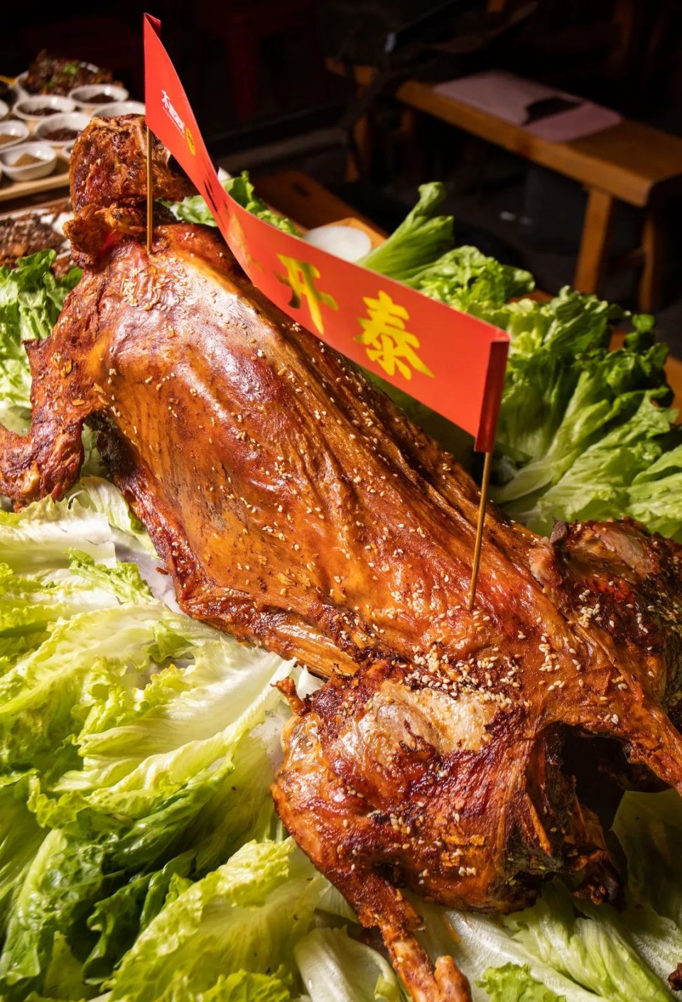 木屋烧烤夏季也有烤全羊吗,木屋烧烤的烤全羊