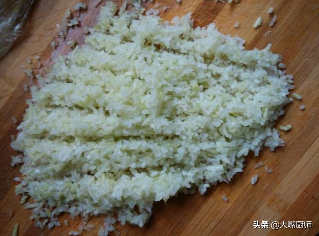 包饺子萝卜馅是焯水还是不焯水,调萝卜肉馅的正确方法