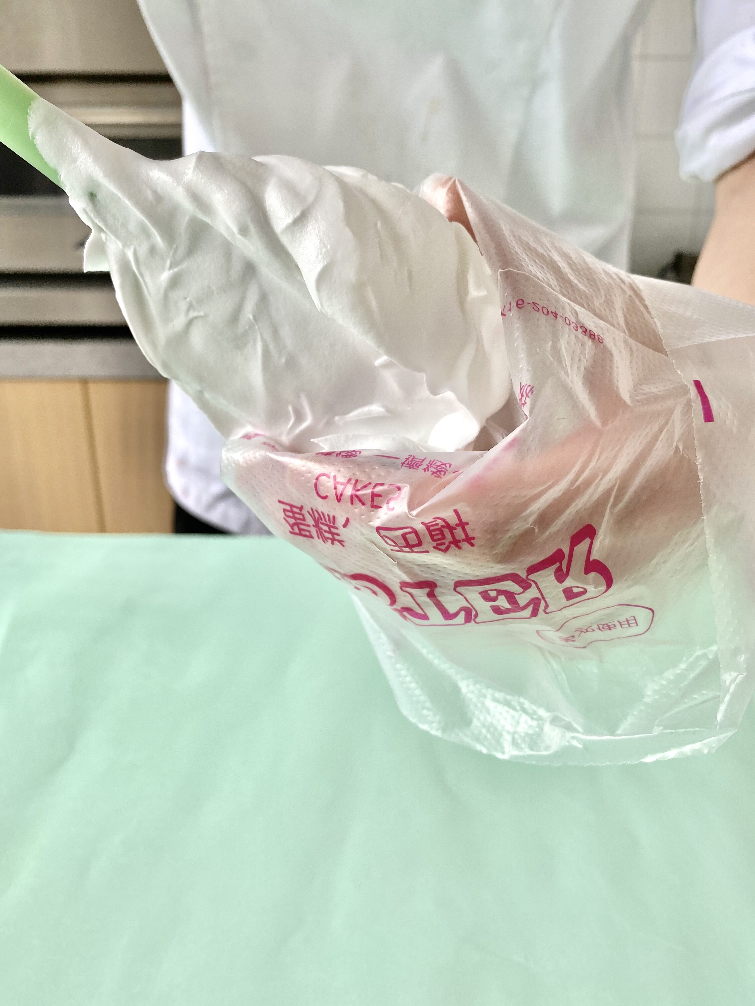 动物奶油裱花基础知识和手法,巧克力蛋糕裱花基础手法