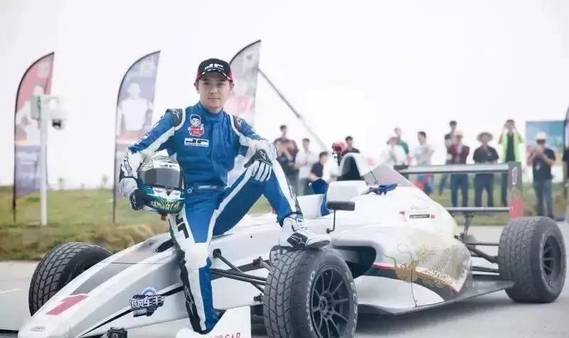 周星驰赵薇光头,赵薇周星驰完整视频