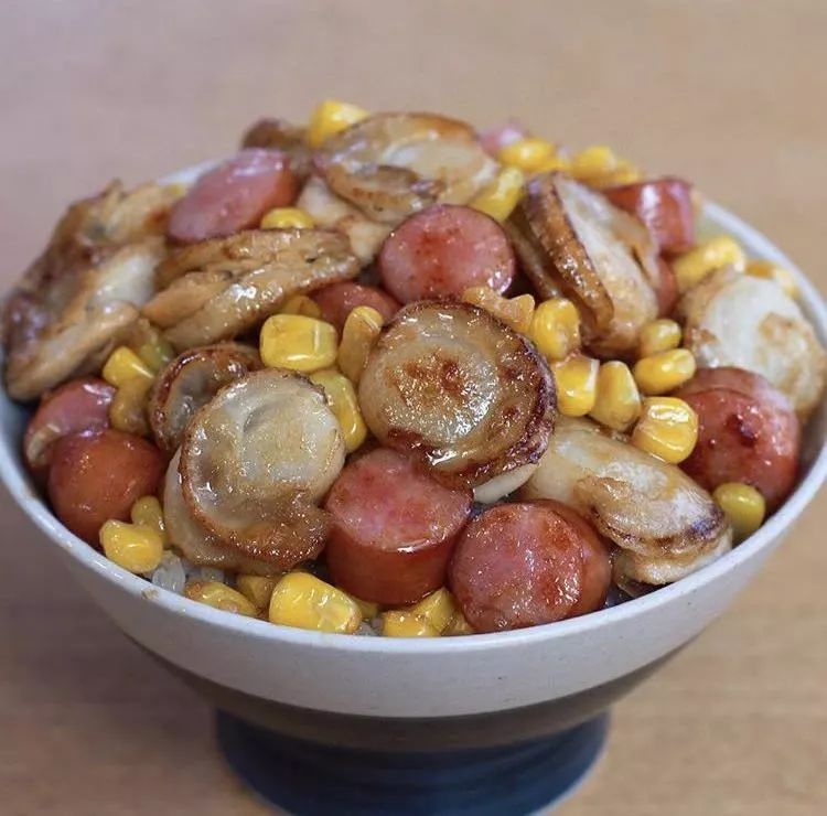 100日元在日本吃一天,100日元在日本吃寿司