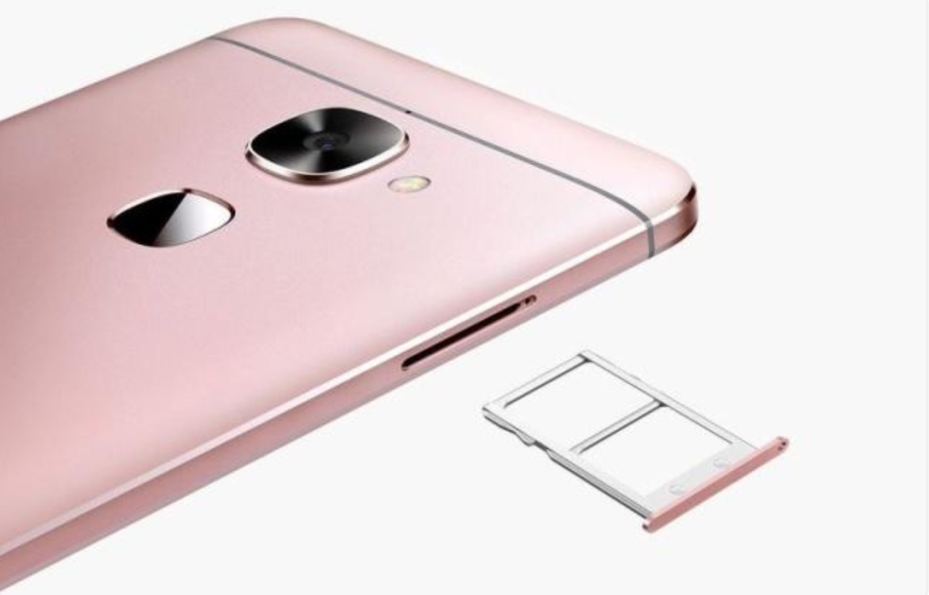 乐视手机沉浮记，三年前就在千元标配快充，比苹果更早取消耳机孔