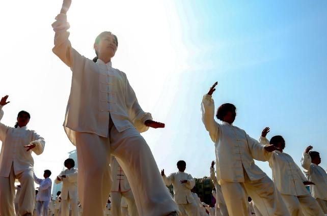 目前老年人补钙最好的方法,老年人如何补钙更有效果视频讲解