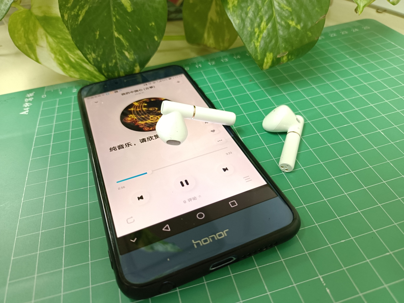 价格不到100块的TWS蓝牙耳机QCYT8会给我们带来惊喜还是惊吓？