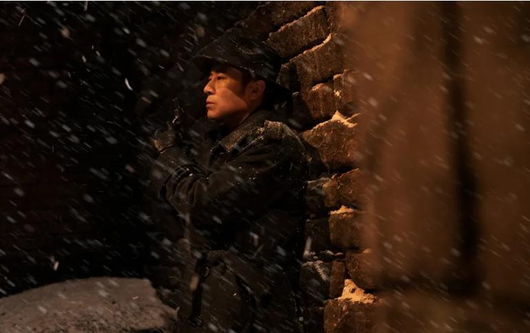 辽宁穷小子，3岁丧父，演20年配角，50岁爆红成影帝，凭啥？