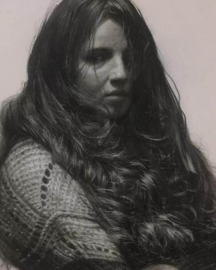 唯美风格素描画,妖娆的背影素描画