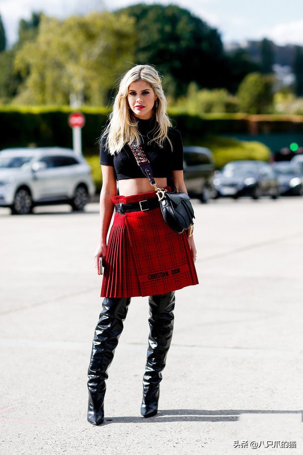 你的衣柜不止缺一条连衣裙,你的衣柜里还差一套衣服