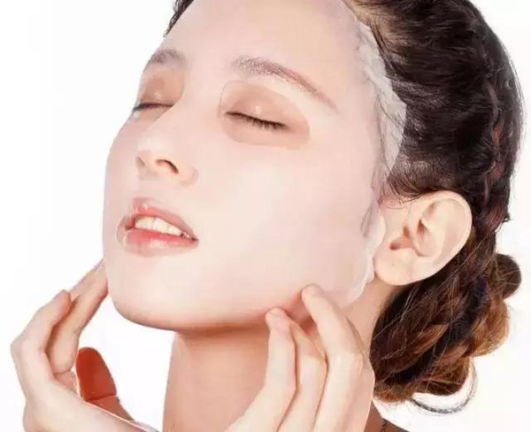 气垫cc霜上妆浮粉怎么办,怎么用cc气垫皮肤才会不干燥