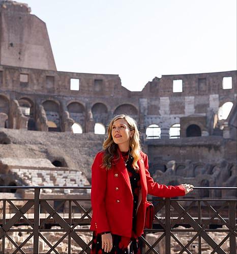 英国第一夫人成G20时尚黑马！穿500块的Zara上衣，印花裙是租来的