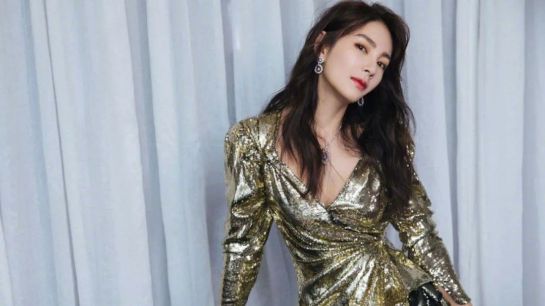 内脏都挤烂了，清朝“裹脚式”减肥法再现，你还敢试吗？