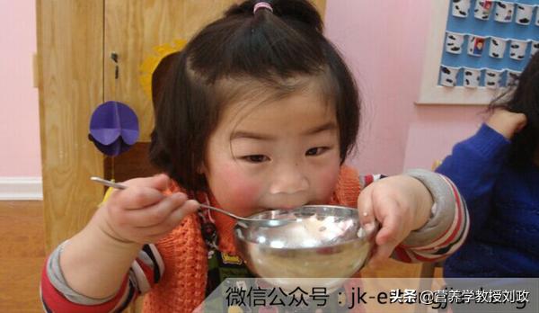 防止儿童肥胖的最佳方法,如何预防儿童肥胖正确控制体重