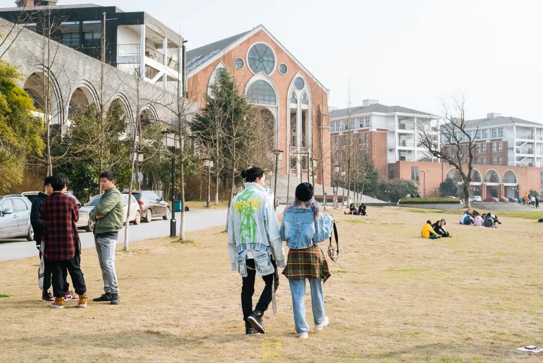 自从藏龙岛有了南延线，我就再没羡慕过别人家的学校！