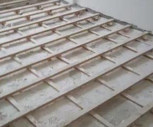 瓷砖地板开裂起拱,家里地板拱起了怎么办