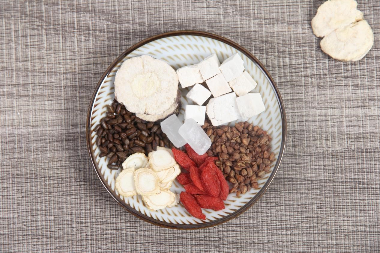 女性气血不足吃什么可以补气血,女性气血不足如何快速补气血