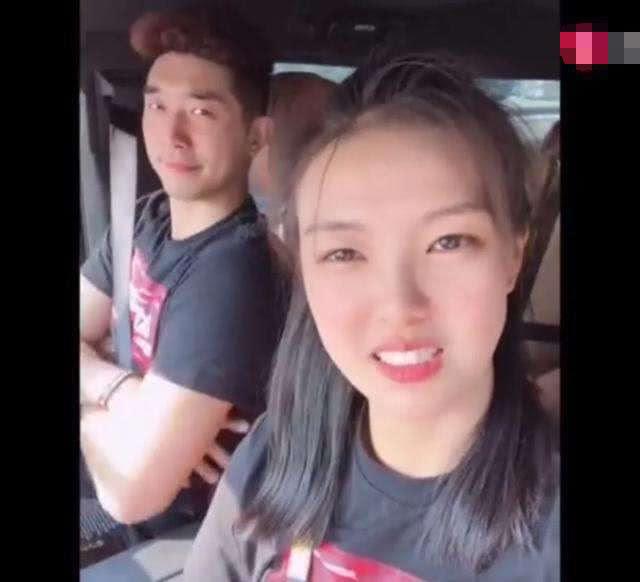 女排“颜值王”开法拉利回校,遭人吐槽炫富?副驾却不是未婚夫