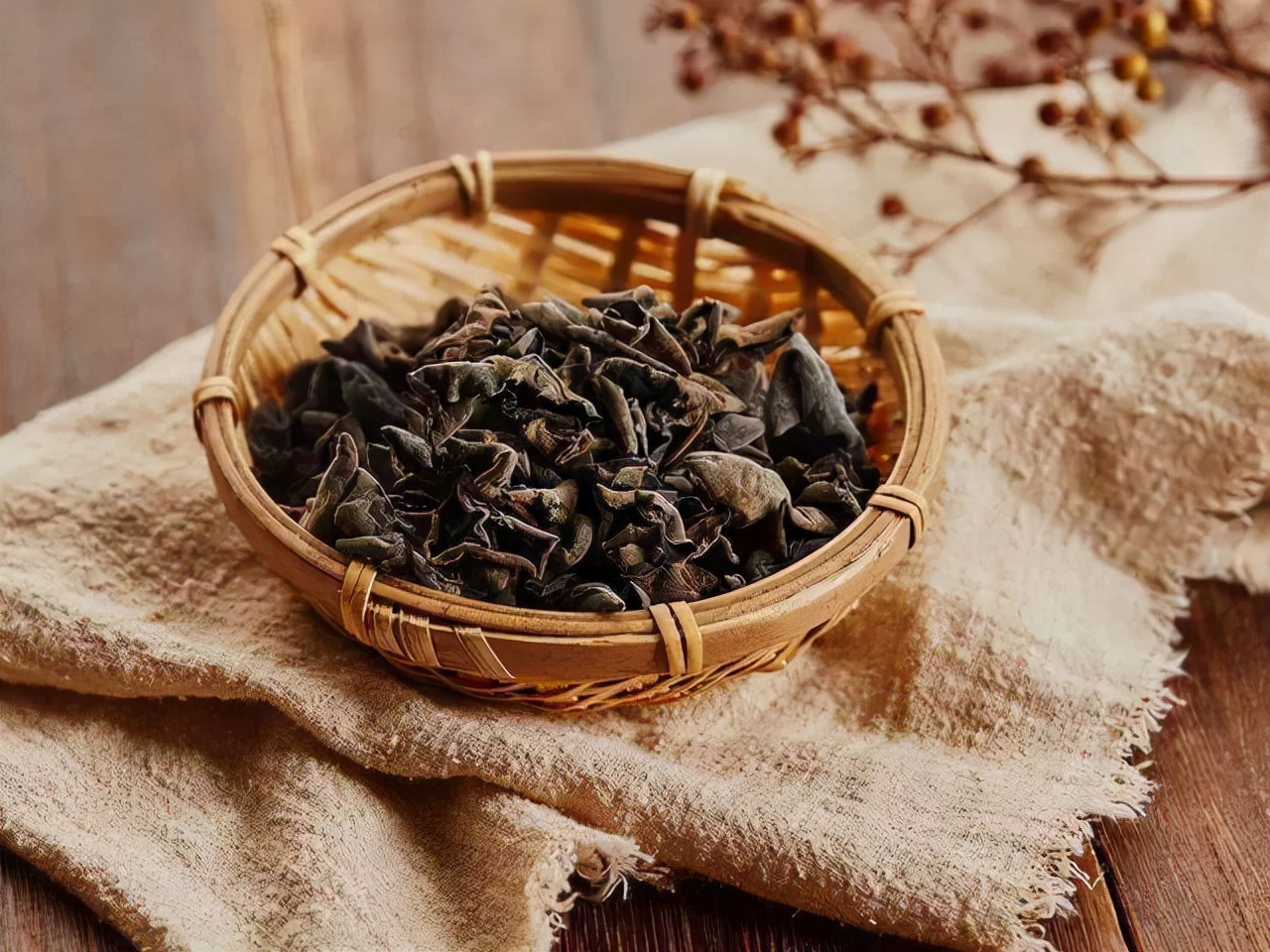 吃哪三种食物才能降低血小板,吃什么食物可以降低血小板