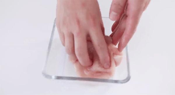 在家做香酥鸡排香嫩不柴,怎样才能做出外酥里嫩的炸鸡排