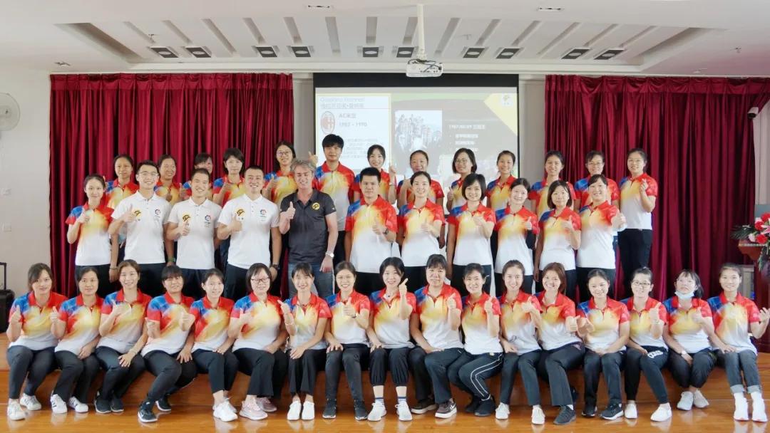 雏鹰宝贝幼儿园足球,雏鹰宝贝幼儿园