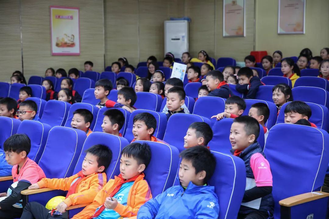 足球文化进校园,体育文化进校园