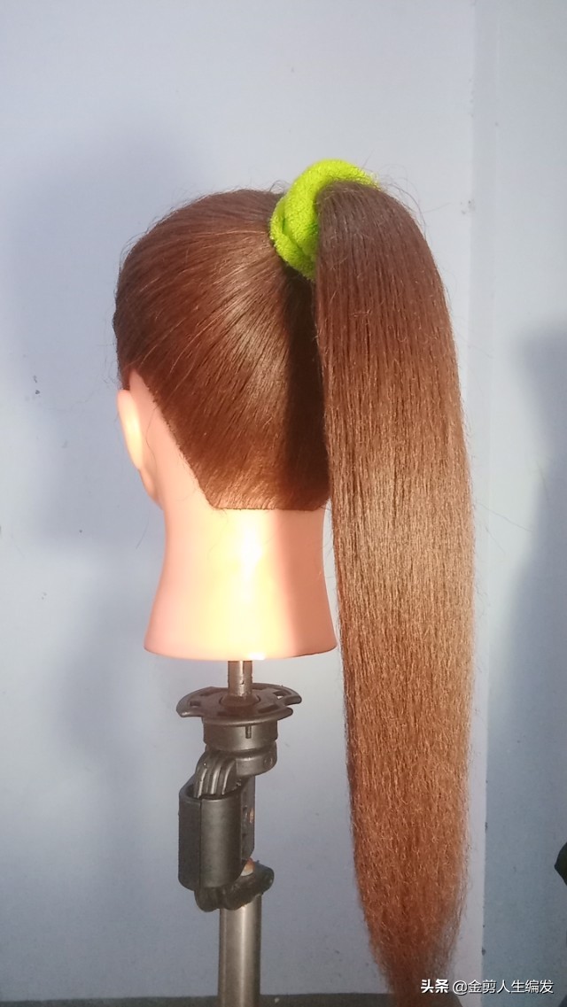 小女孩扎蝴蝶结发型扎法,叶罗丽思思的蝴蝶结发型