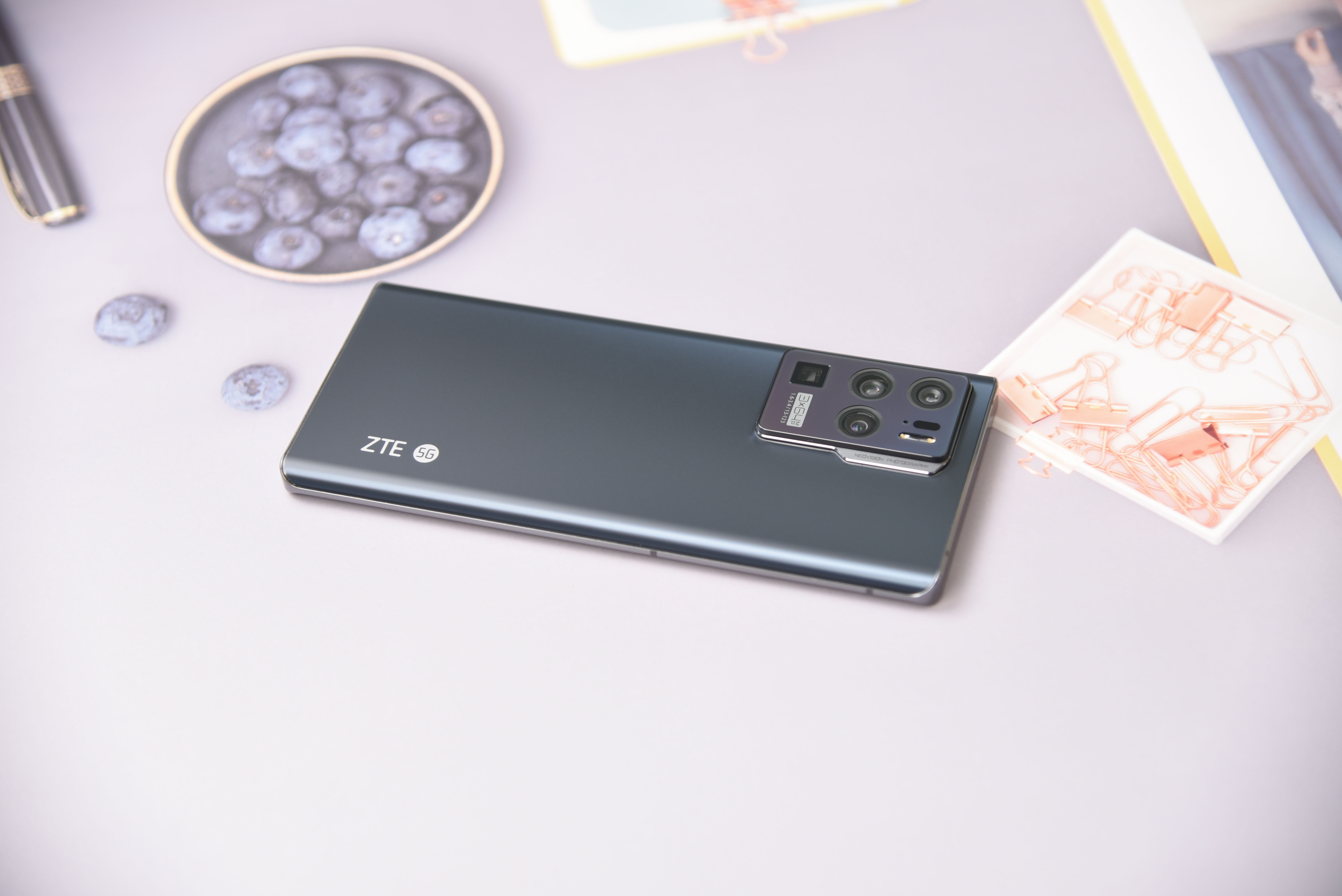 中兴axon30pro测评小白测评,中兴axon30ultra三千新机能入手吗