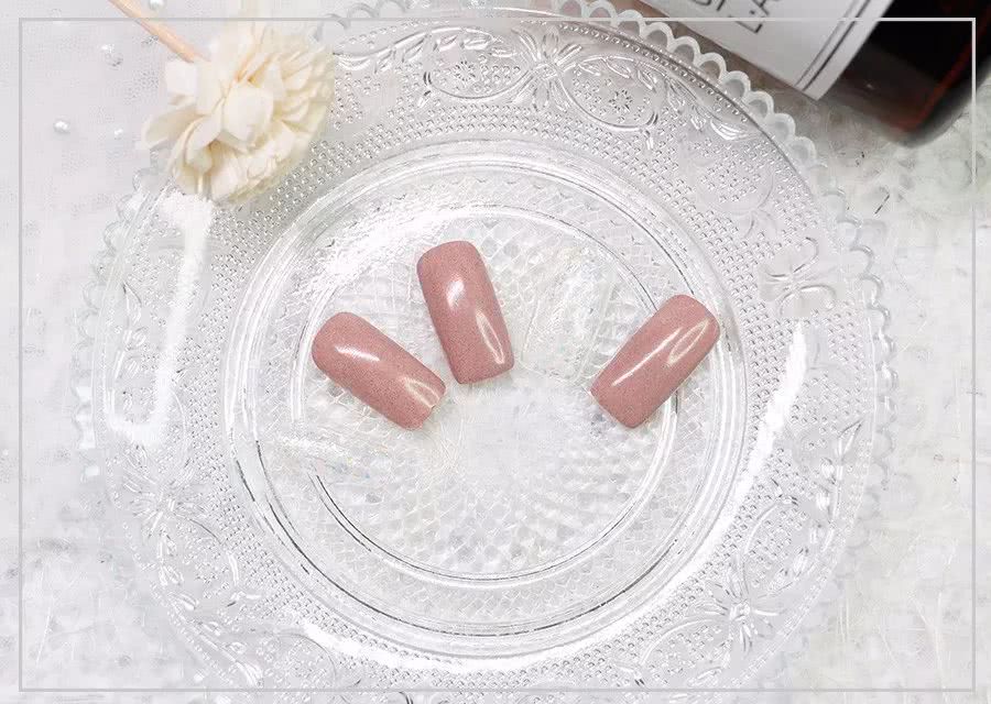 指甲油怎么搭配颜色才好看呢,新年款指甲油