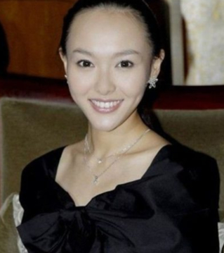 怎么将齐刘海弄成唐嫣那样的刘海,孙俪短发刘海修剪教程