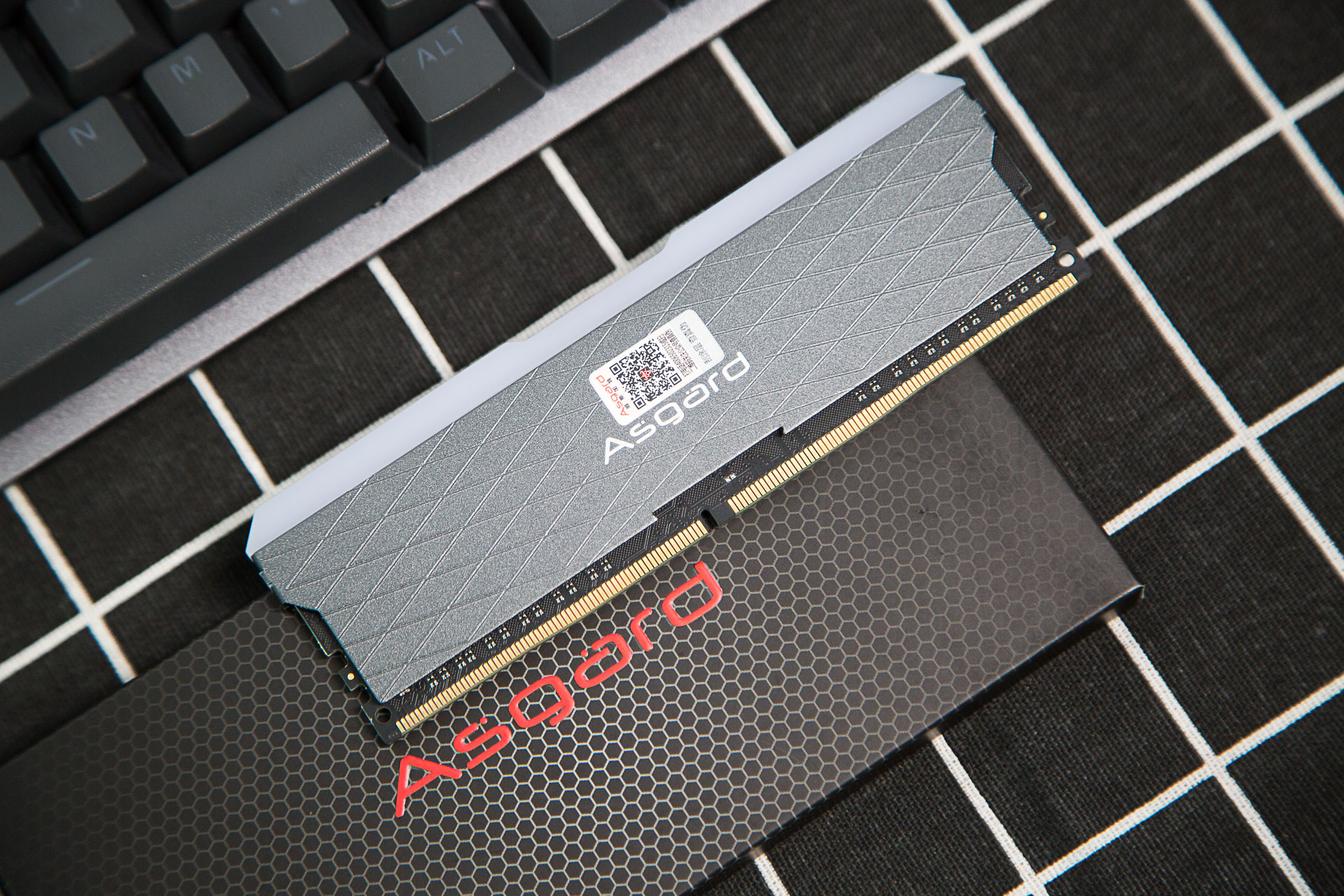 阿斯加特16g3000ddr4内存评测,阿斯加特内存条3200和3600区别