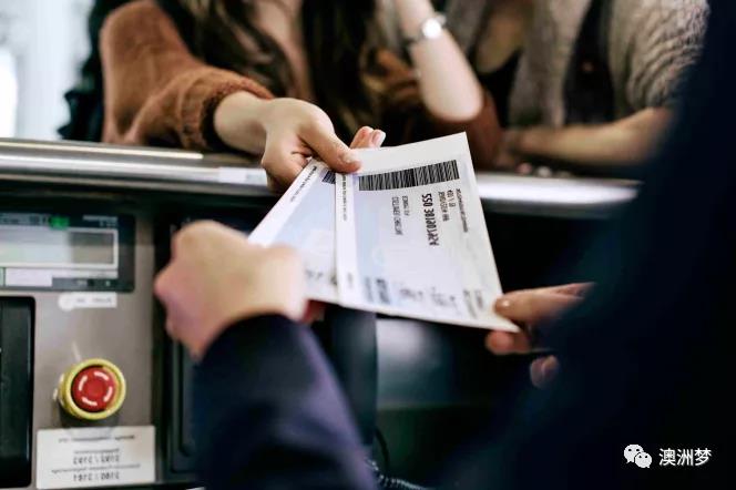 市场上各种售卖假机票骗局,海外留学生被骗280万