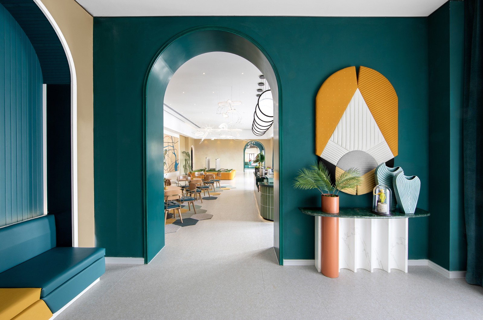 则灵艺术与厚夫设计哪个公司好,则灵艺术深圳有限公司怎么样