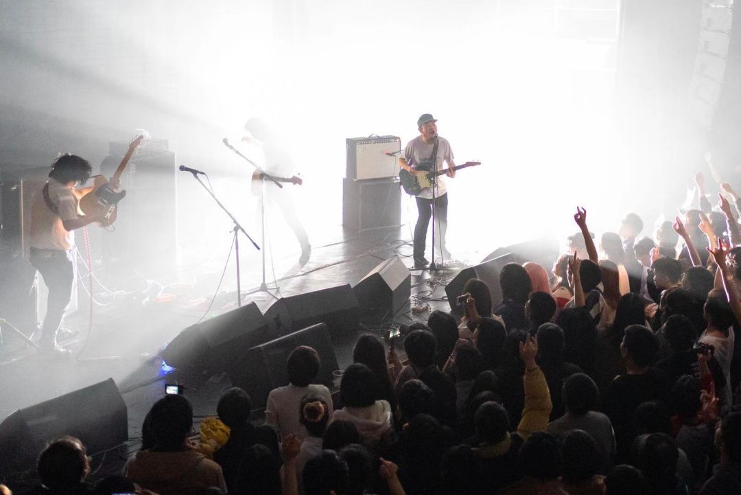 中国足球队痛哭视频,中国足球乐队是什么风格