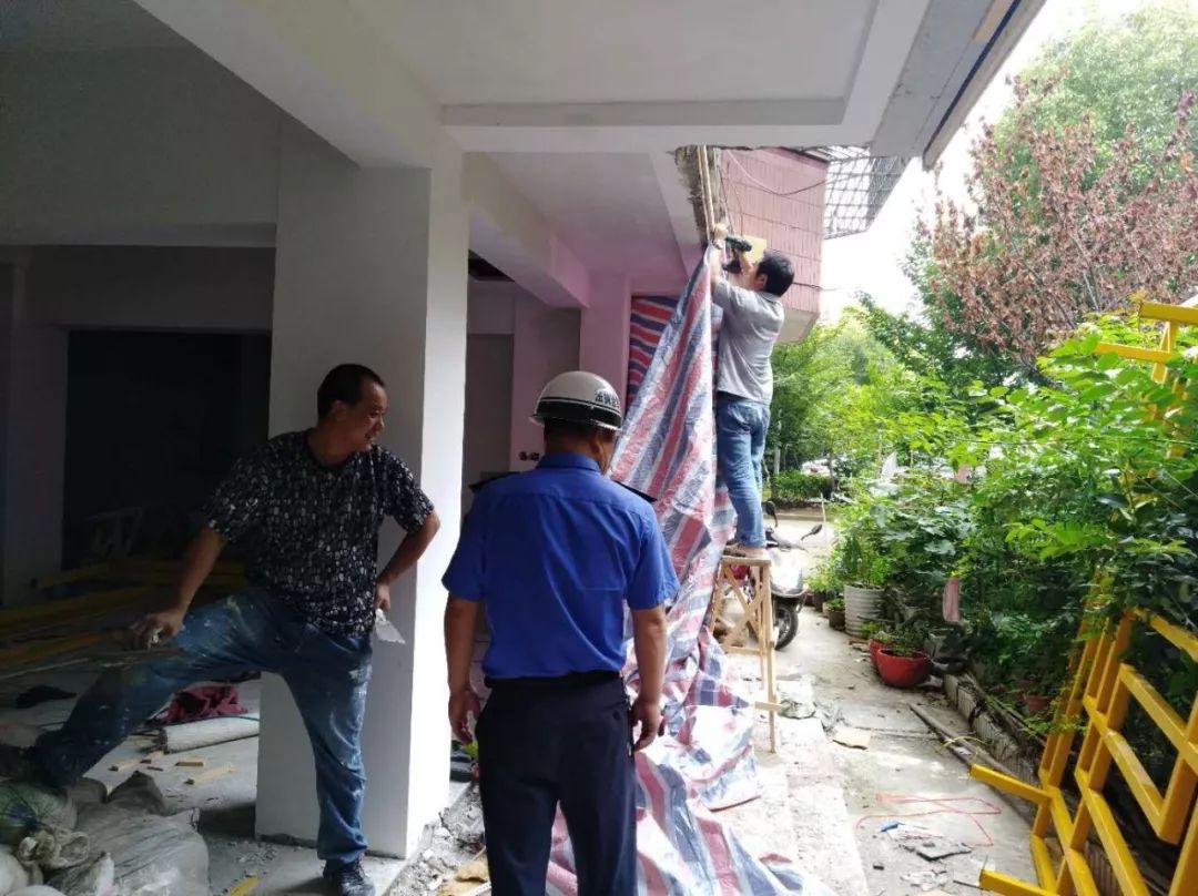 江阴：门店违规装修，还玩起了“闪电战”、“隐蔽战”，结果...