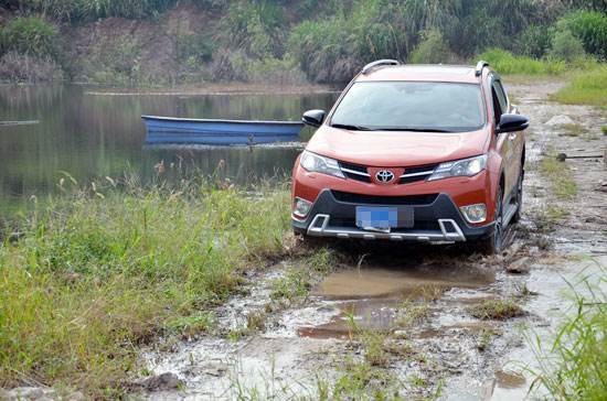 百顺保养加机油一般加多少,百顺养车换机油