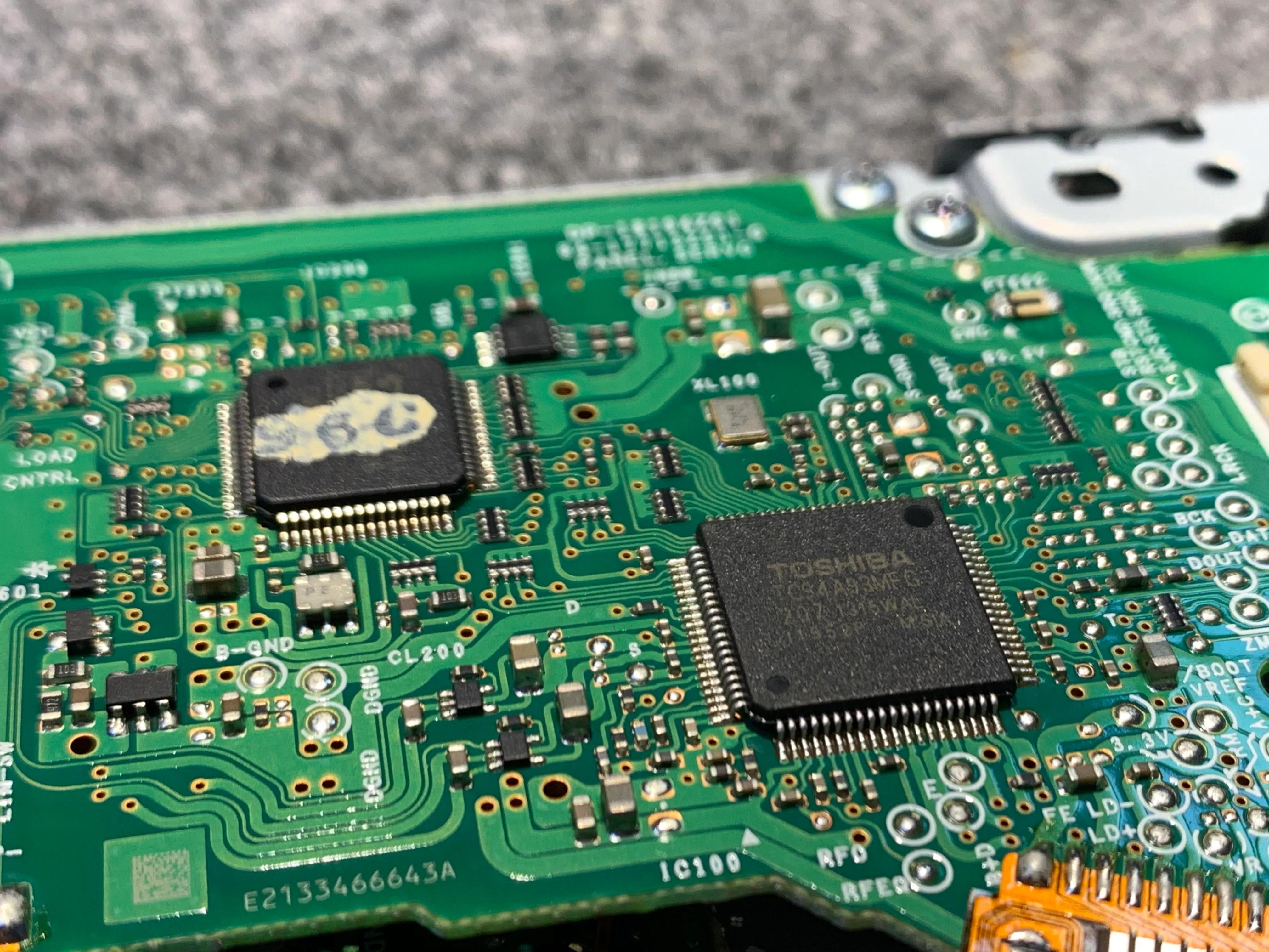 宝马mini发动机拆解,拆机阿尔派导航一体机