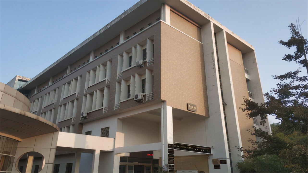 河南师范大学和信阳师范哪个好,河南师大全国排名