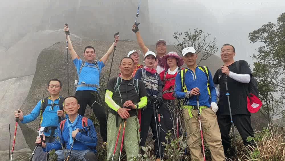 冷瓮顶航拍,冷瓮顶过山峰