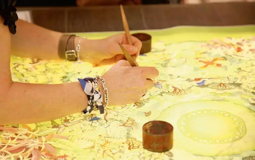 爱马仕丝巾90的一条多少钱,爱马仕400元一支