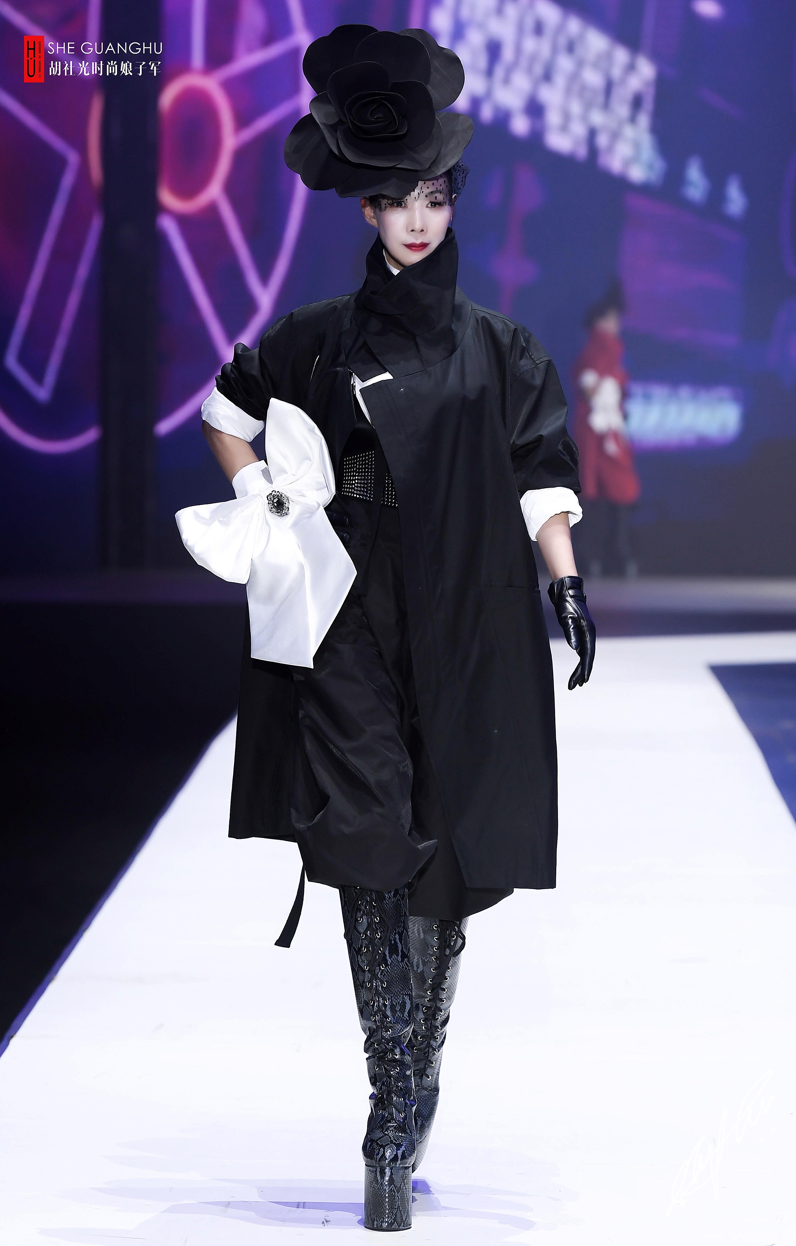 胡社光时尚娘子军五周年show,胡社光时尚娘子军亮相视频