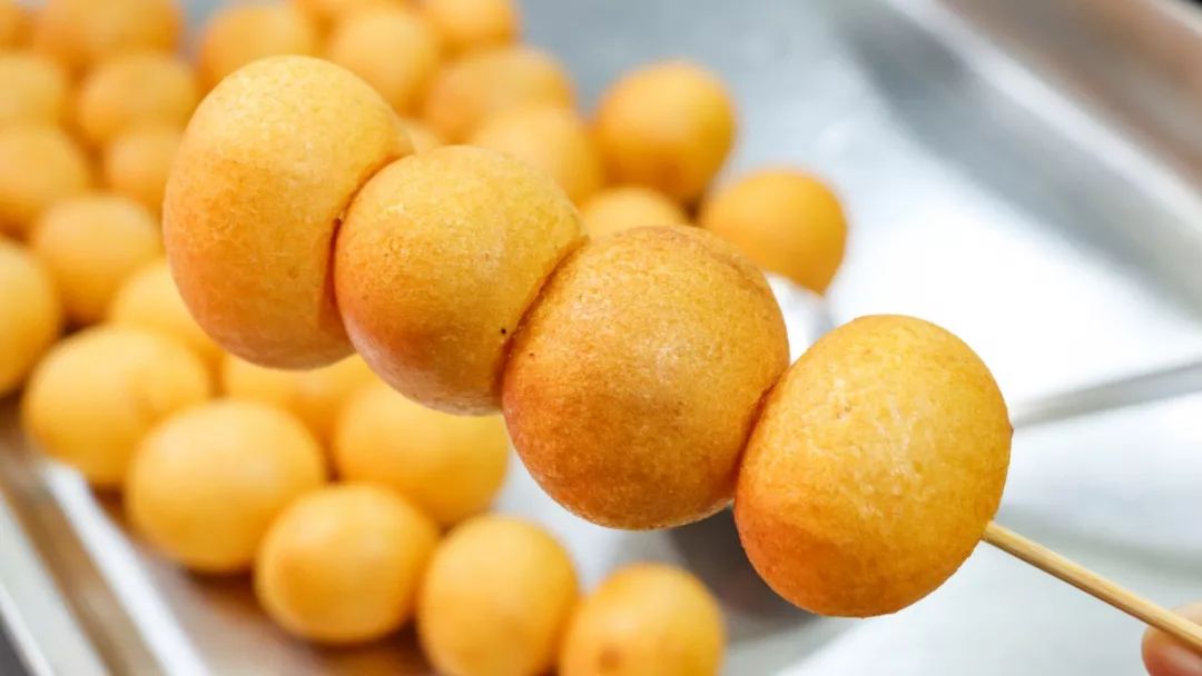 台湾胖子老板开的8㎡小店，专卖会膨胀的QQ球，嘴小的别来！