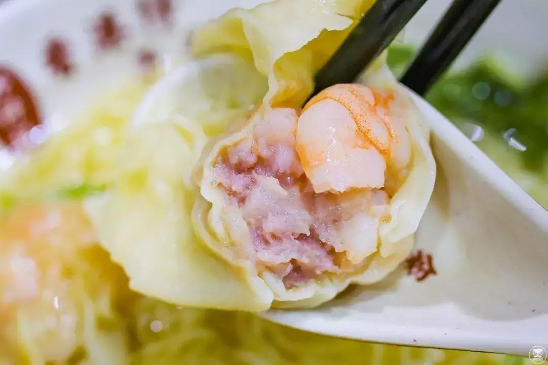 扎根杭州20年的香港人用一碗鱼丸粗面，带你来到了香港街头