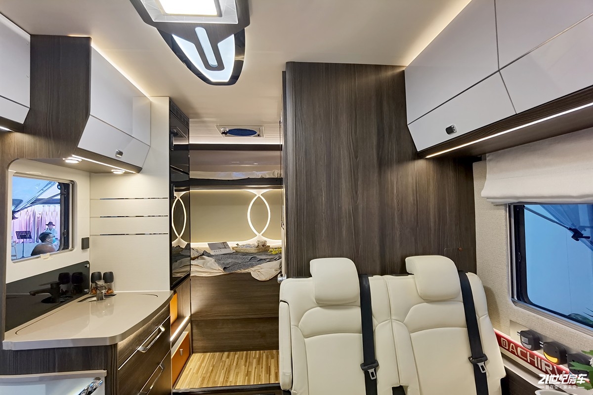 依维柯房车怎么搭电,依维柯房车支持快充吗