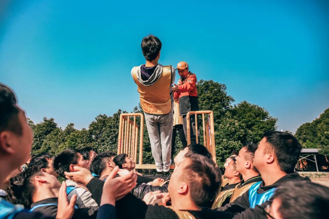 团建心理活动游戏大全,团建100个趣味游戏视频