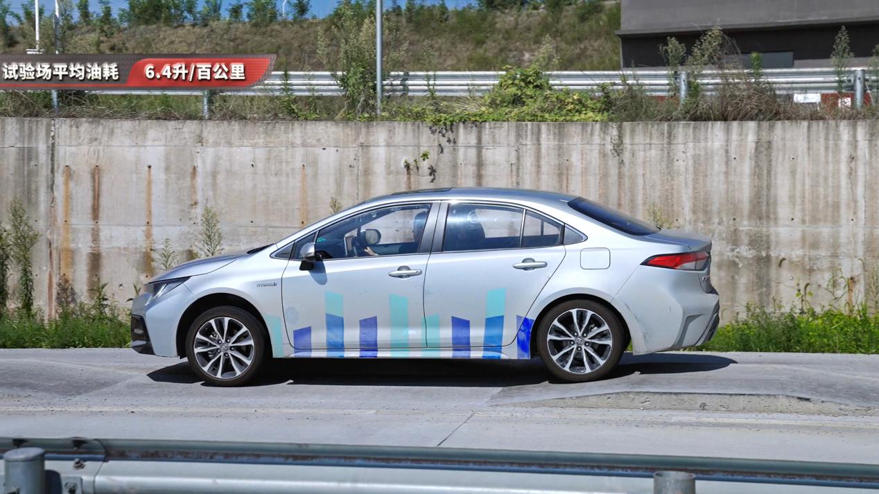 丰田雷凌双擎耐用度视频,丰田雷凌开不坏的车