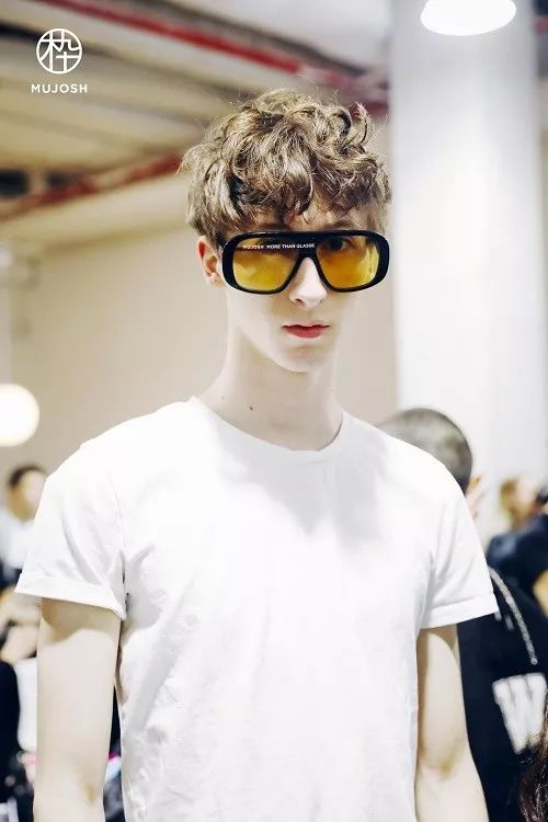 六年成为潮流眼镜界的大佬，木九十的经营之道！