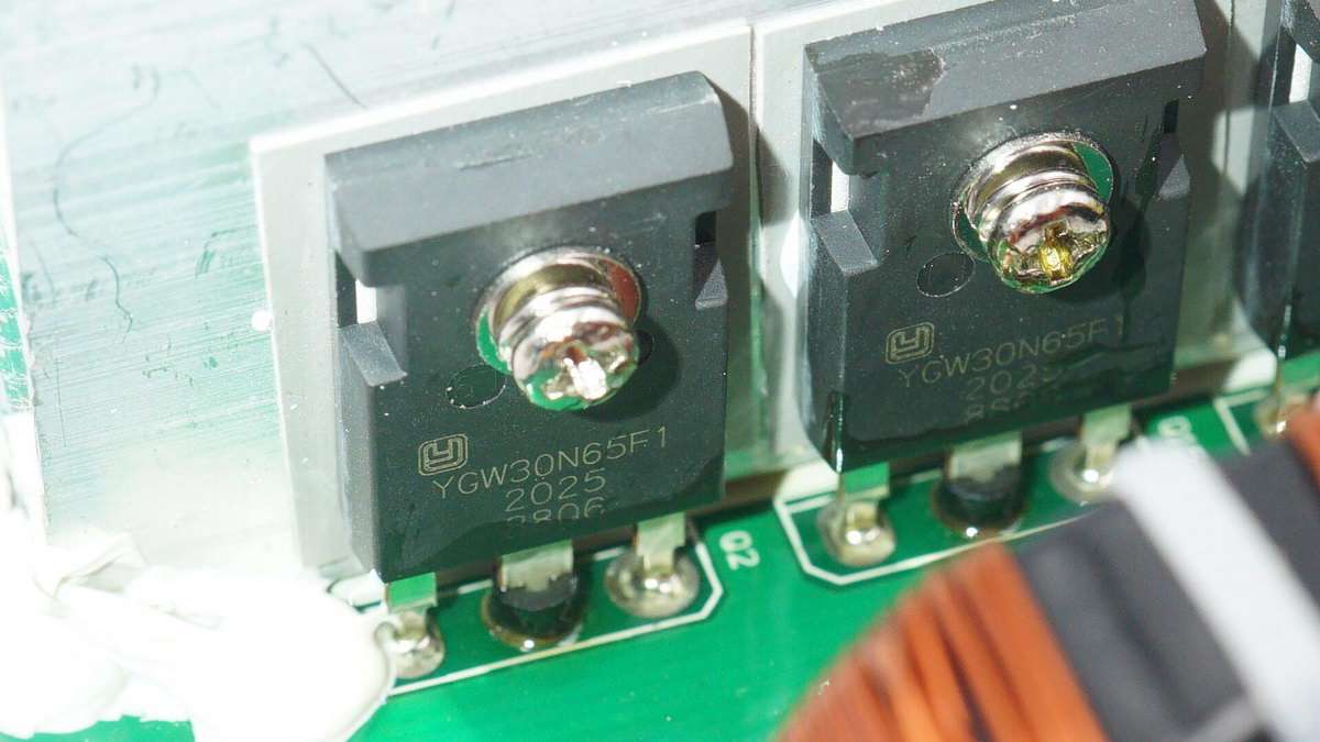 公牛便携式电源拆解,公牛1800w户外电源拆解