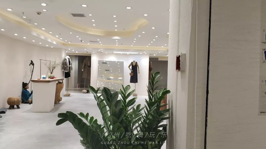 韩国东大门服装批发有几个大楼,广州韩国东大门服装批发拿货