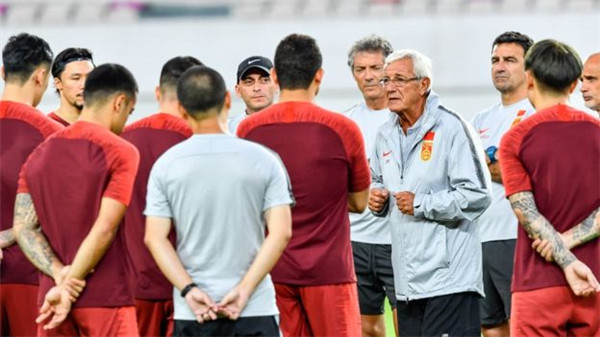 外国人为什么可以代表中国足球,外国人能在中国踢什么联赛